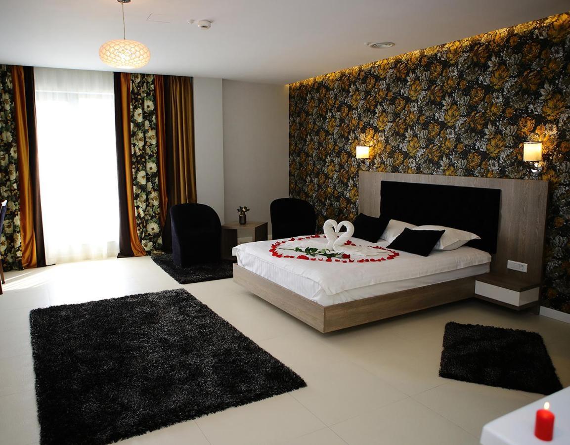 Meliss Events Hotel Craiova Kültér fotó
