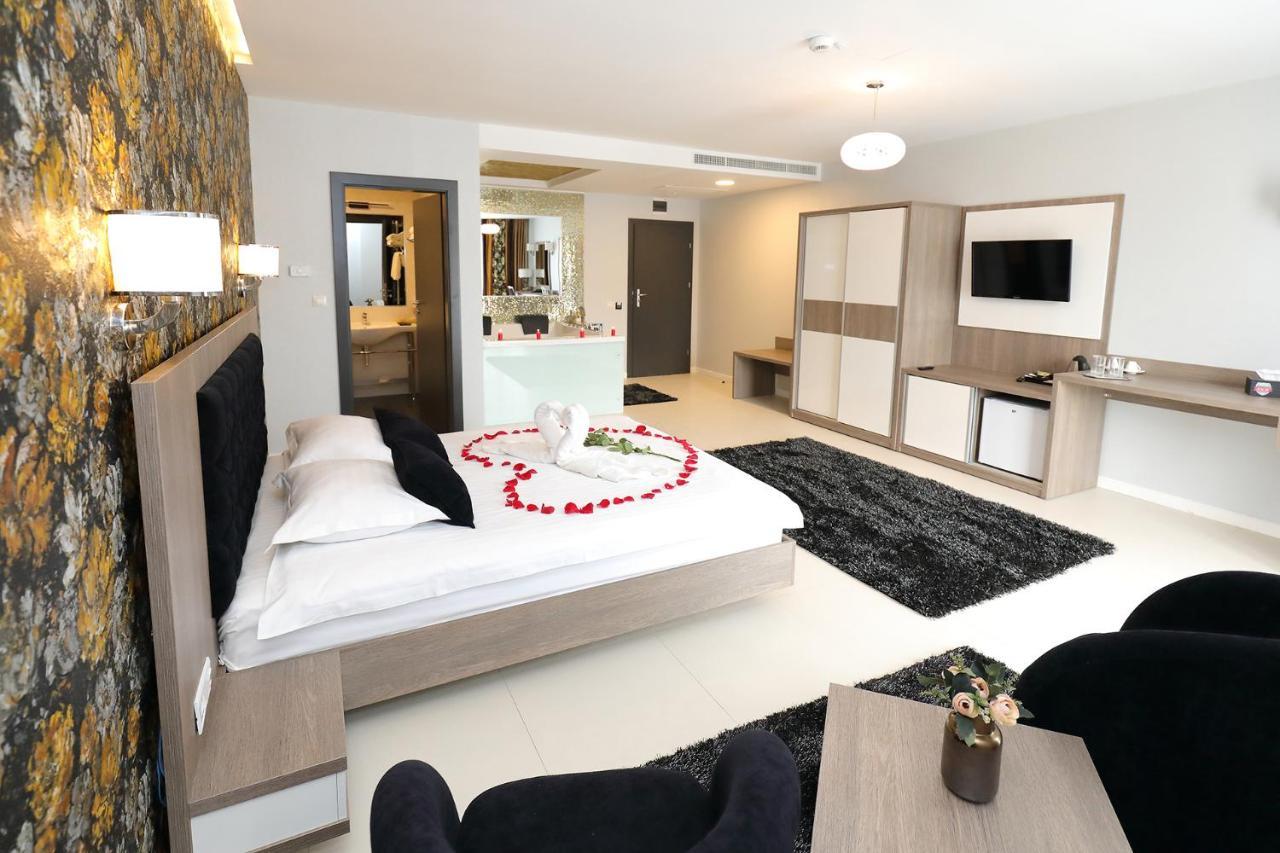 Meliss Events Hotel Craiova Kültér fotó