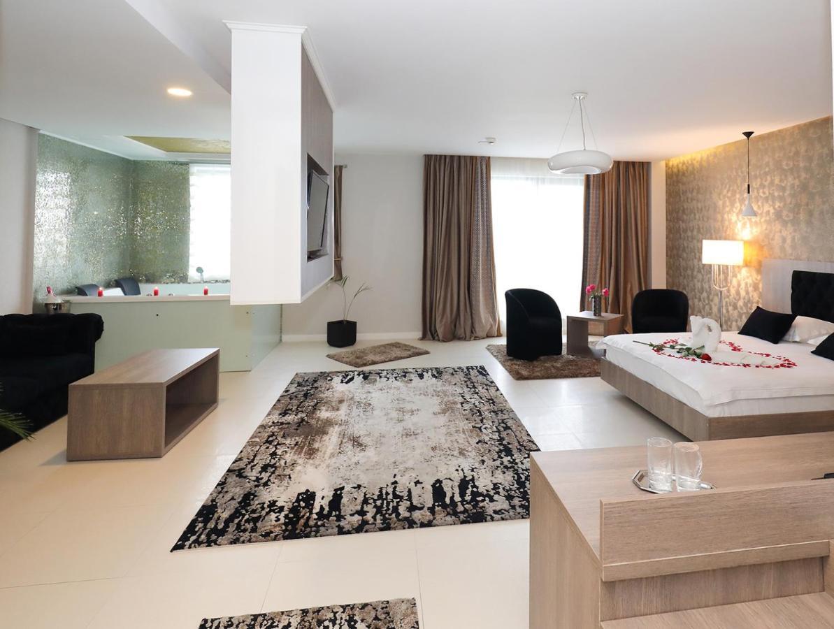 Meliss Events Hotel Craiova Kültér fotó
