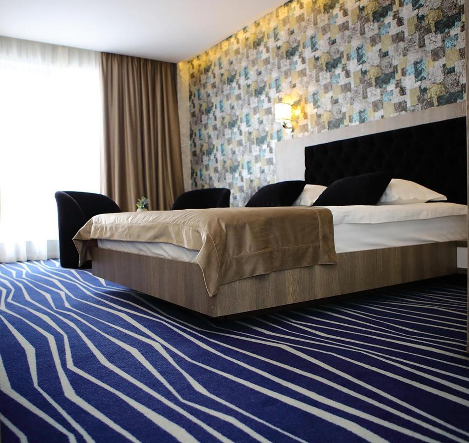 Meliss Events Hotel Craiova Kültér fotó