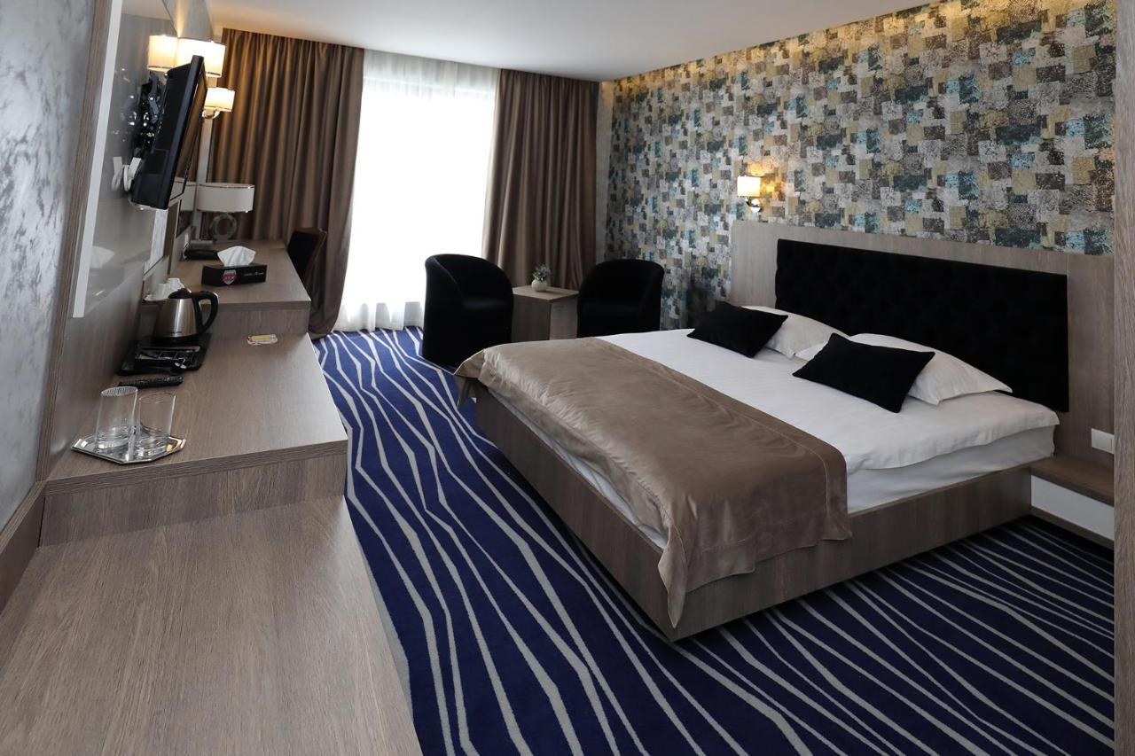 Meliss Events Hotel Craiova Kültér fotó