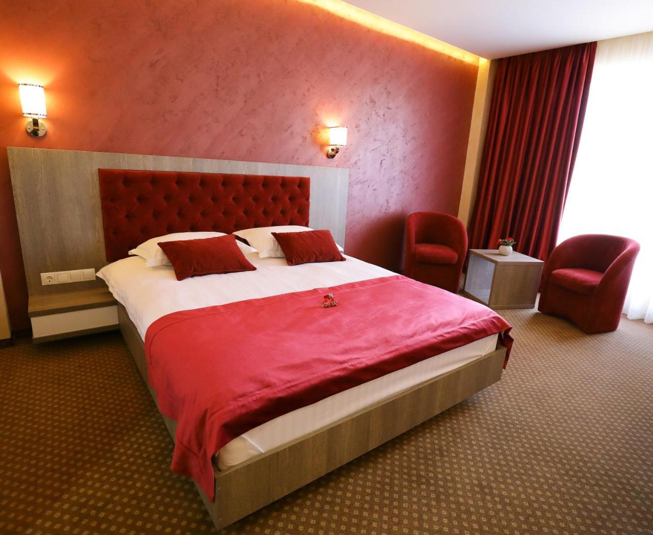 Meliss Events Hotel Craiova Kültér fotó