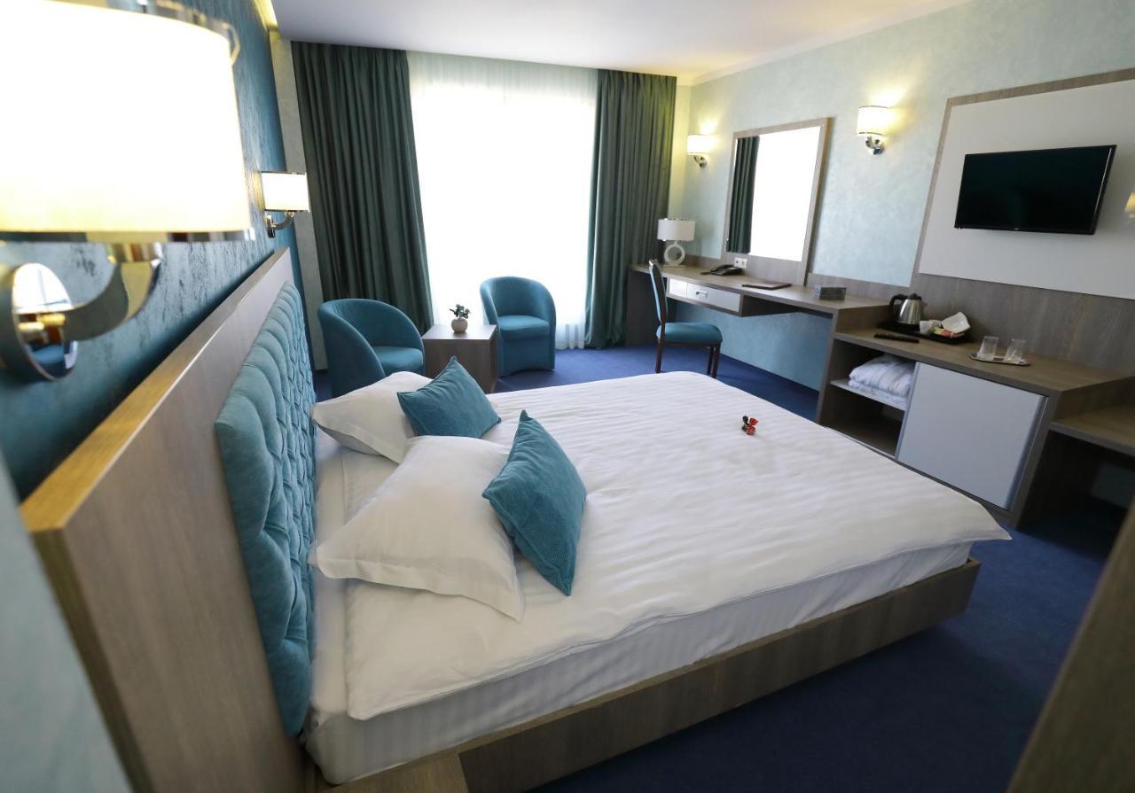 Meliss Events Hotel Craiova Kültér fotó