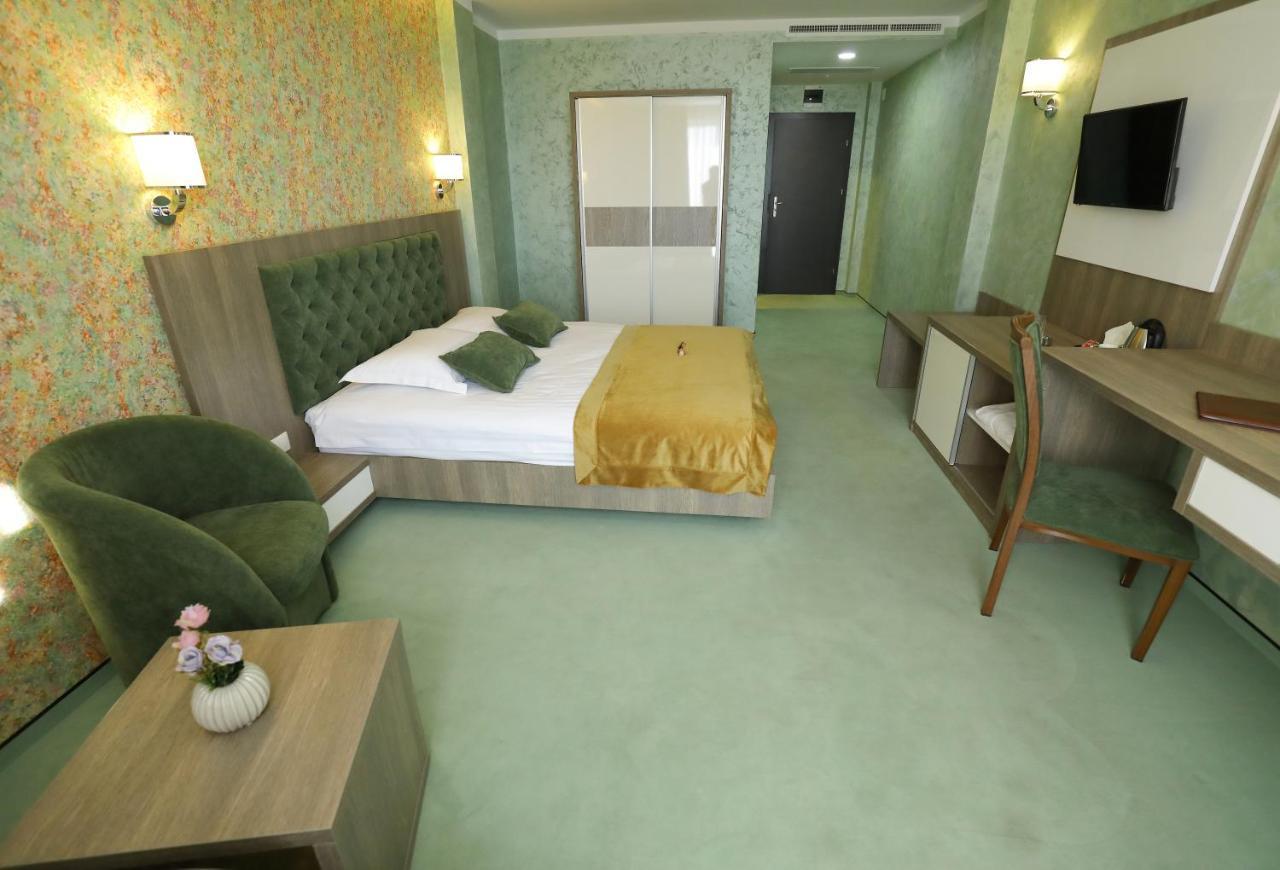 Meliss Events Hotel Craiova Kültér fotó