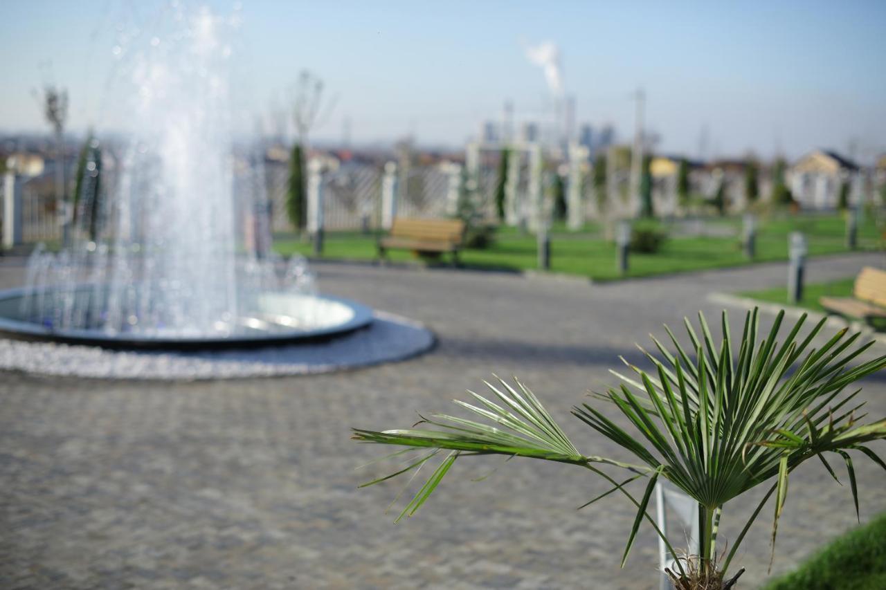 Meliss Events Hotel Craiova Kültér fotó
