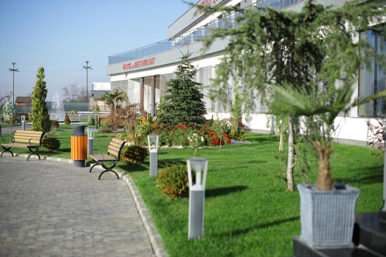 Meliss Events Hotel Craiova Kültér fotó