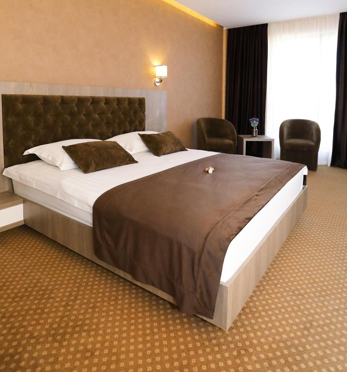 Meliss Events Hotel Craiova Kültér fotó