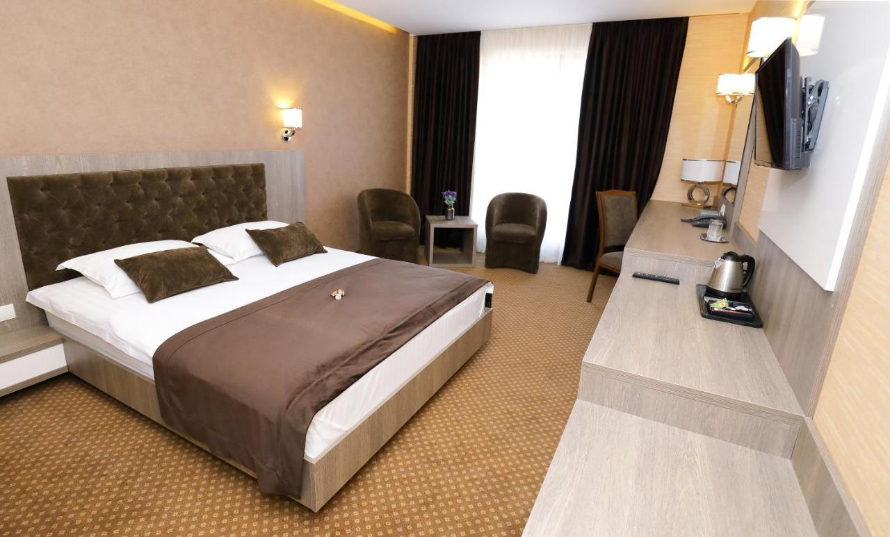 Meliss Events Hotel Craiova Kültér fotó