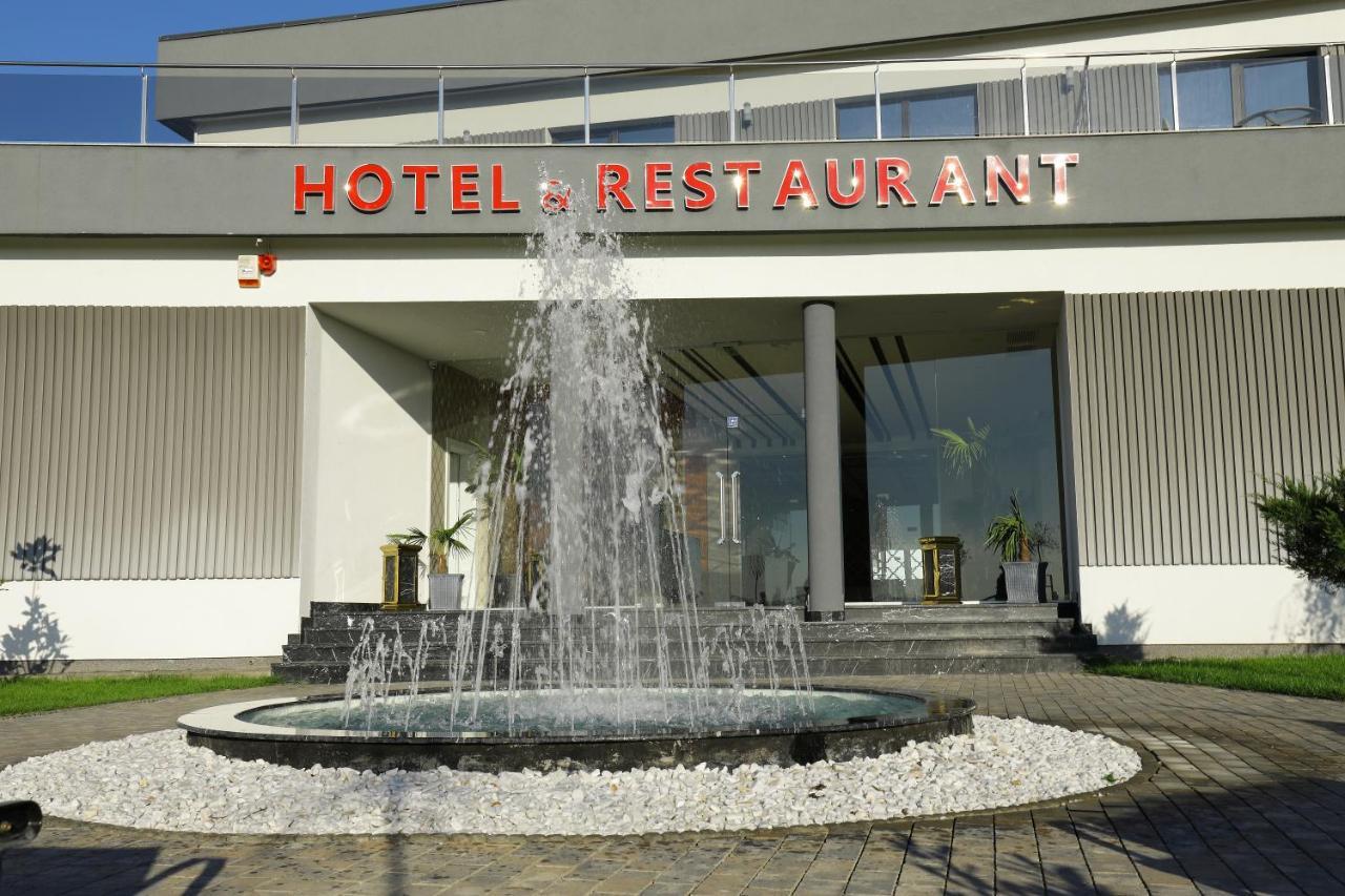 Meliss Events Hotel Craiova Kültér fotó