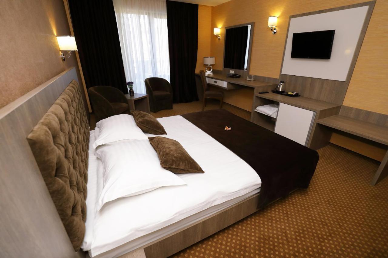 Meliss Events Hotel Craiova Kültér fotó