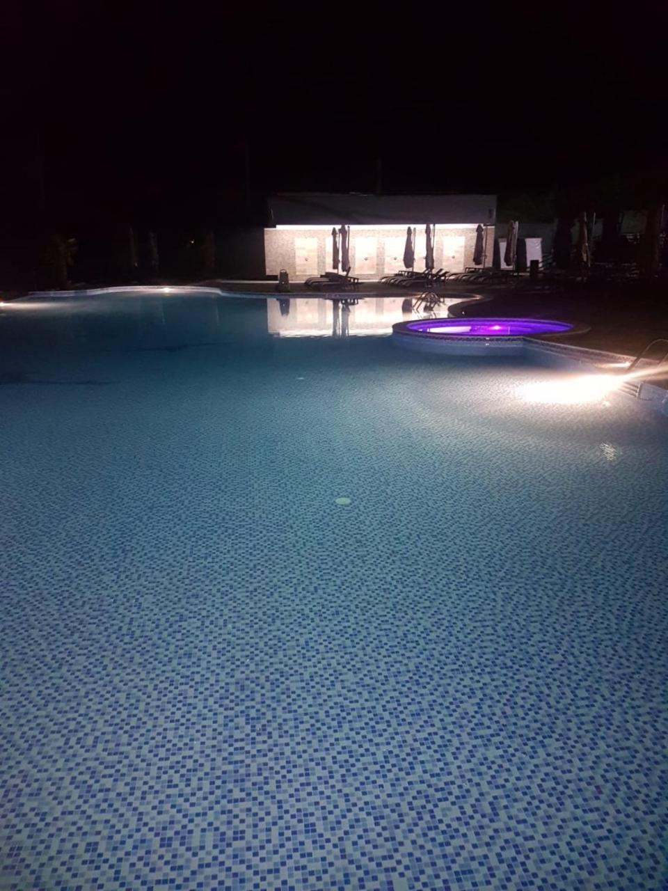 Meliss Events Hotel Craiova Kültér fotó