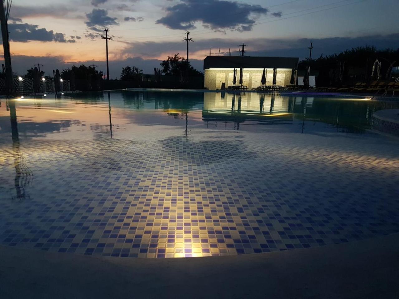 Meliss Events Hotel Craiova Kültér fotó